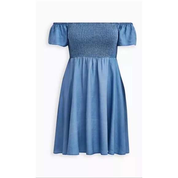 Torrid 3 Chambray Off Shoulder Smocked Skater Dress Blue Above Knee Pockets - Picture 3 of 8